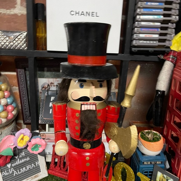 Christmas Traditions Noel Eternel | Nutcracker Soldier Red 37Cm – Made In German - Picture 4 of 10